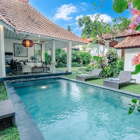 Villa Etnik Seminyak 外观 照片