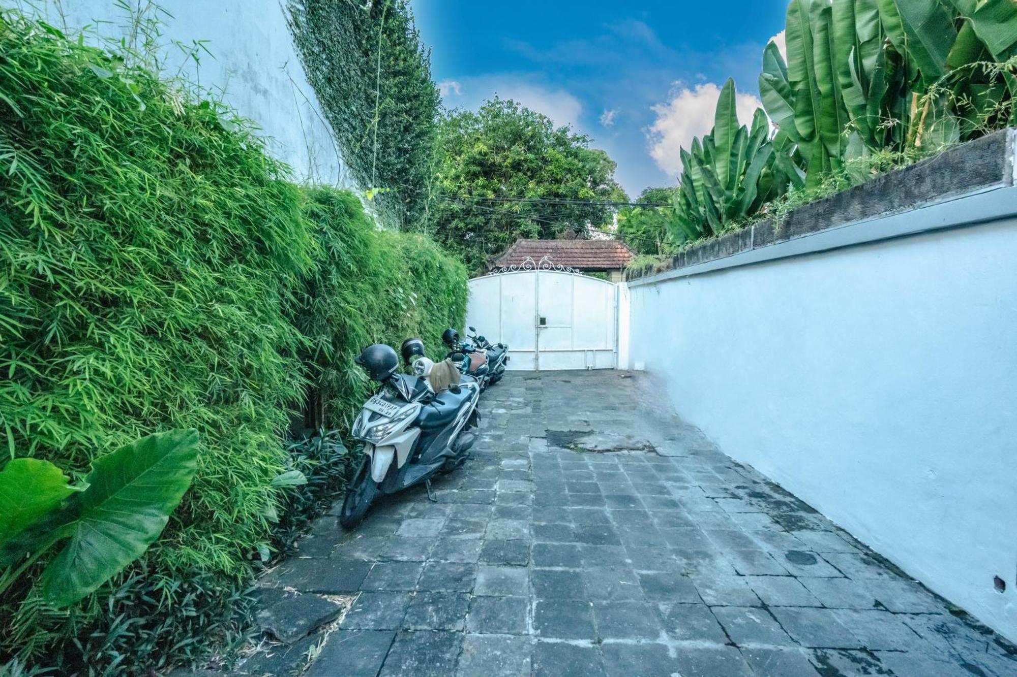 Villa Etnik Seminyak 外观 照片