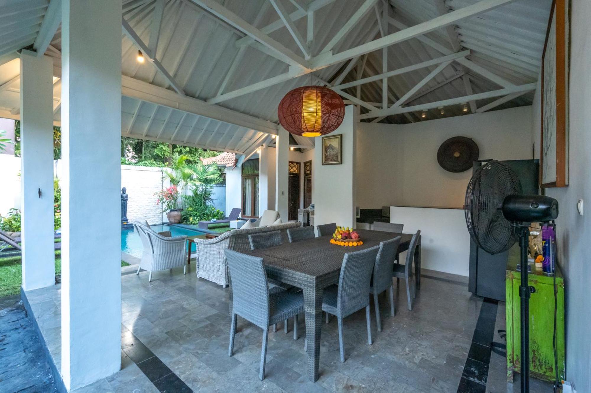 Villa Etnik Seminyak 外观 照片