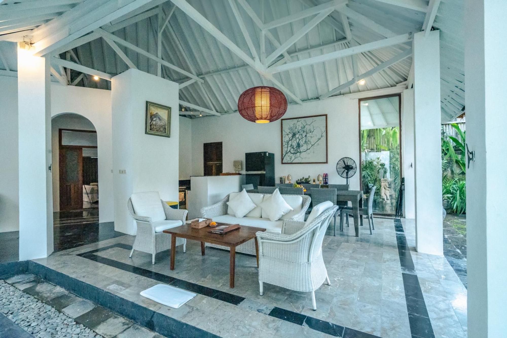 Villa Etnik Seminyak 外观 照片