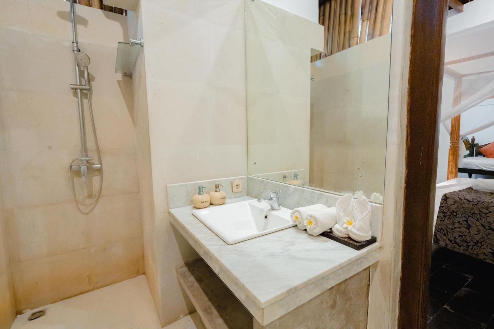 Villa Etnik Seminyak 外观 照片